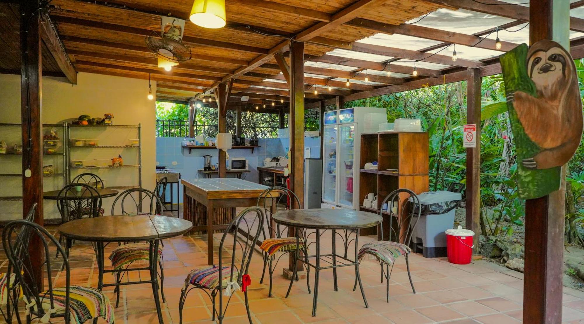 El Clan Hostel Puerto Viejo de Talamanca Екстериор снимка
