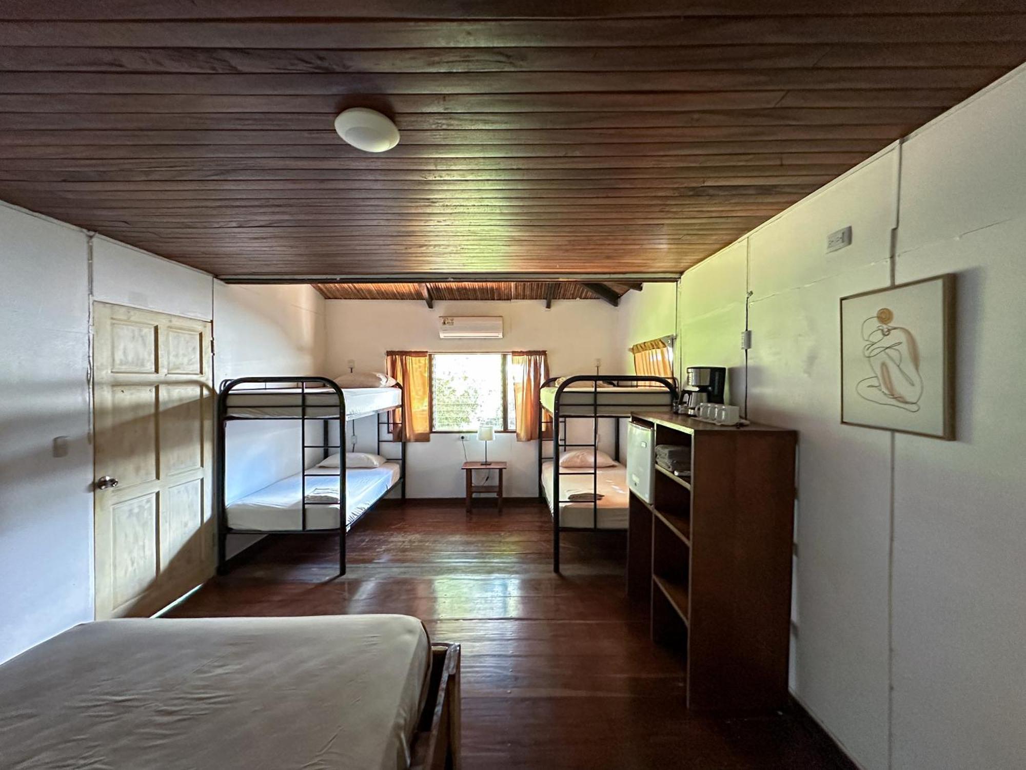 El Clan Hostel Puerto Viejo de Talamanca Екстериор снимка