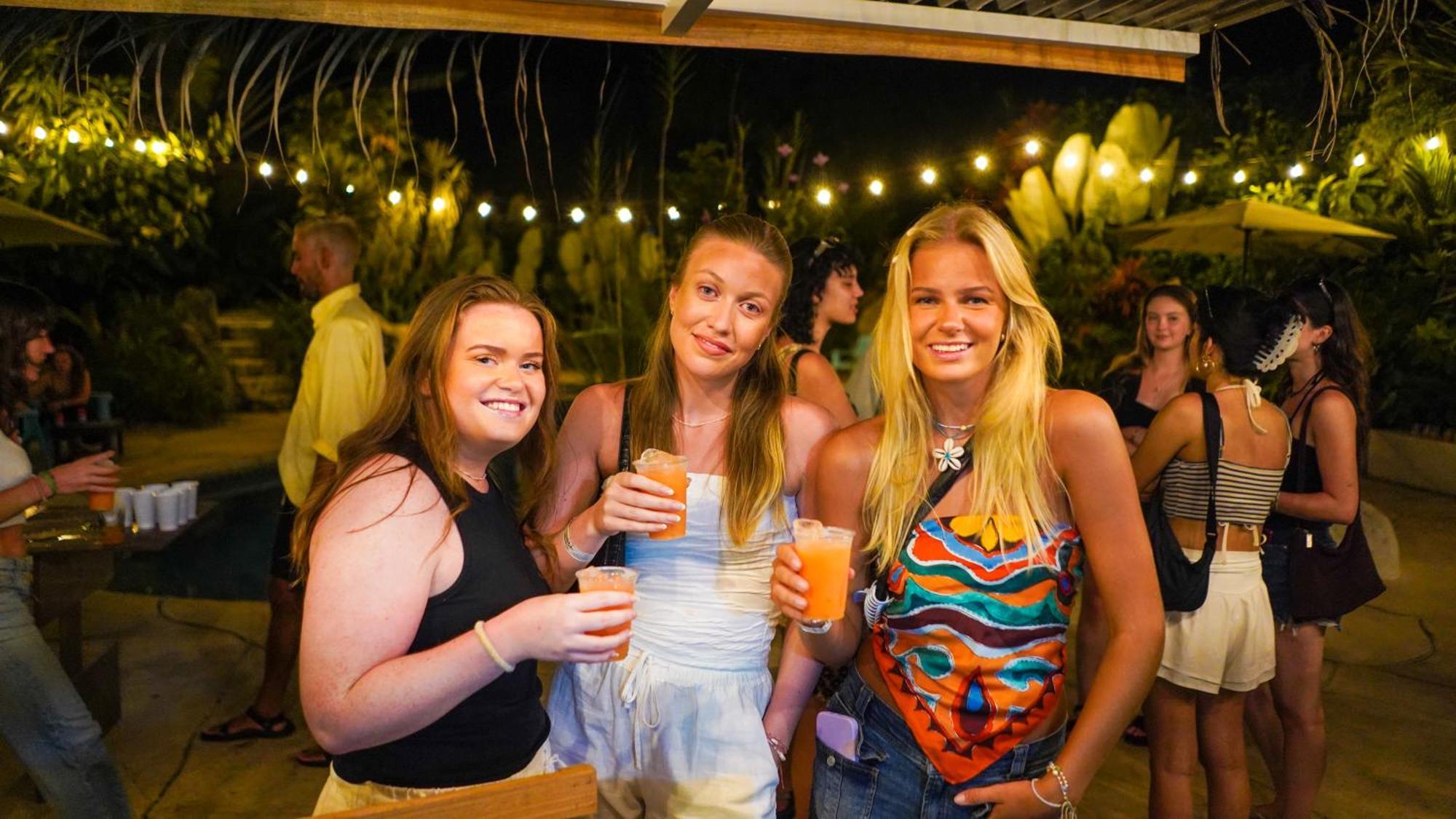 El Clan Hostel Puerto Viejo de Talamanca Екстериор снимка