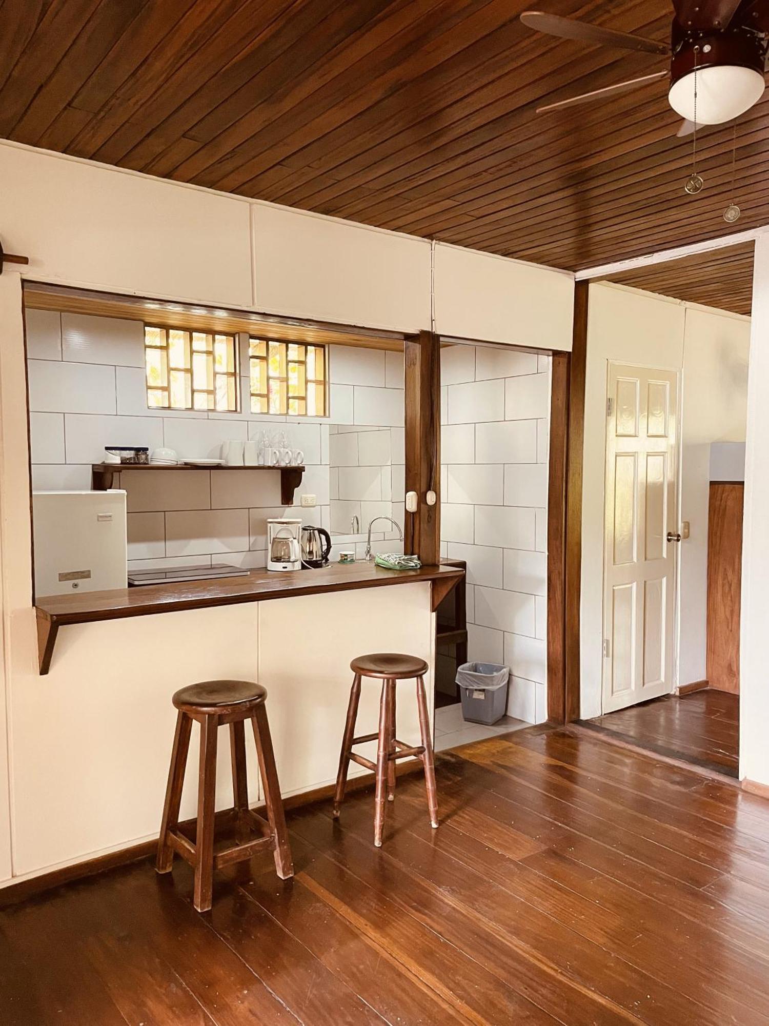 El Clan Hostel Puerto Viejo de Talamanca Екстериор снимка