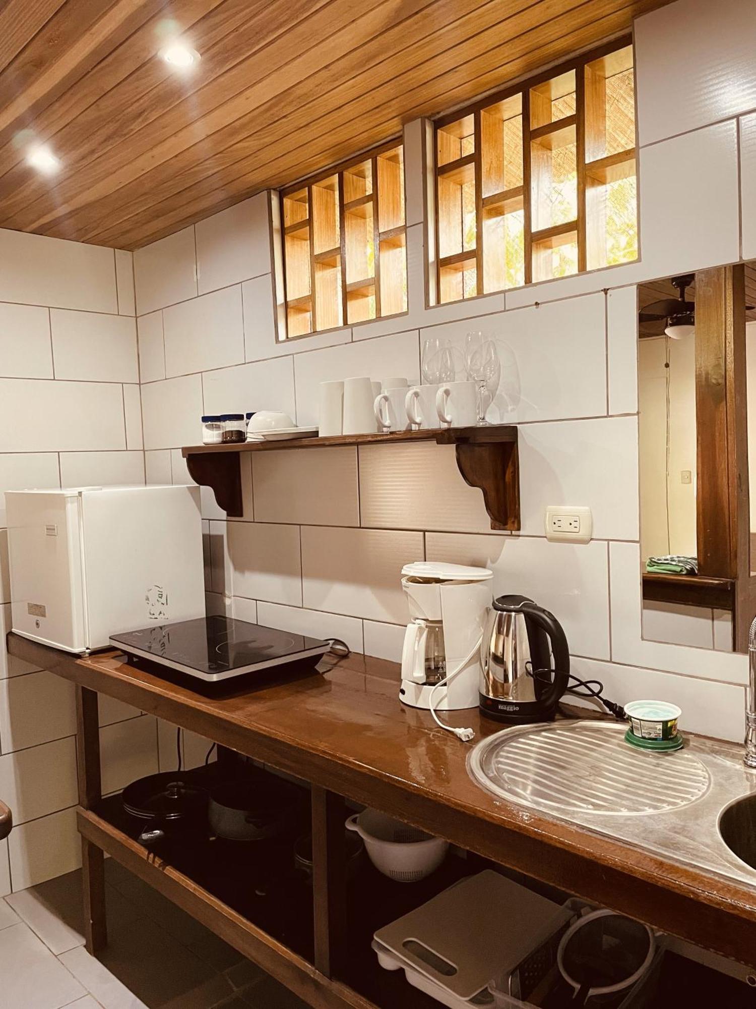 El Clan Hostel Puerto Viejo de Talamanca Екстериор снимка
